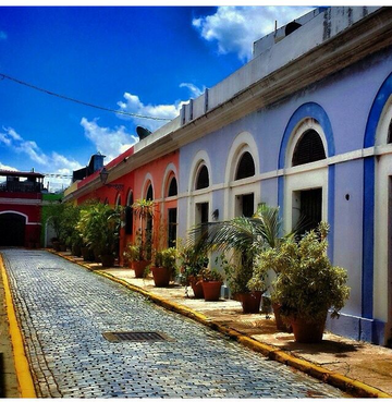 (New) Old San Juan History Walking Tour + Beach Party